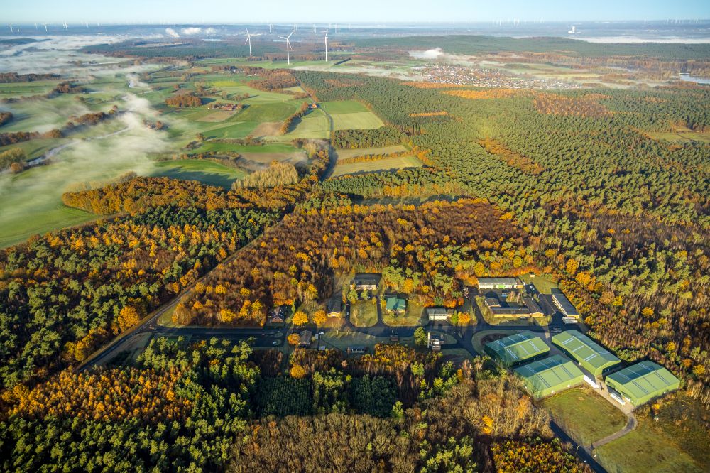 Olfen von oben - Herbstluftbild Wolkenbildung am Alten Kasernengelände in Olfen im Bundesland Nordrhein-Westfalen, Deutschland