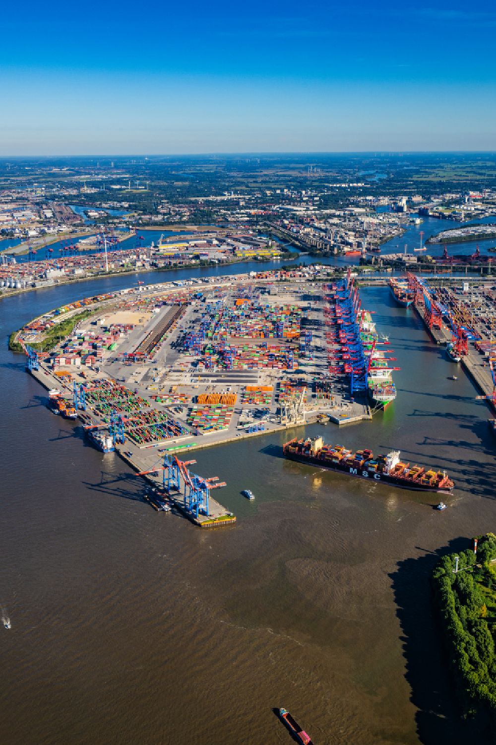 Hamburg aus der Vogelperspektive: HHLA Logistics Container Terminal Burchardkai am Hamburger Hafen in Hamburg