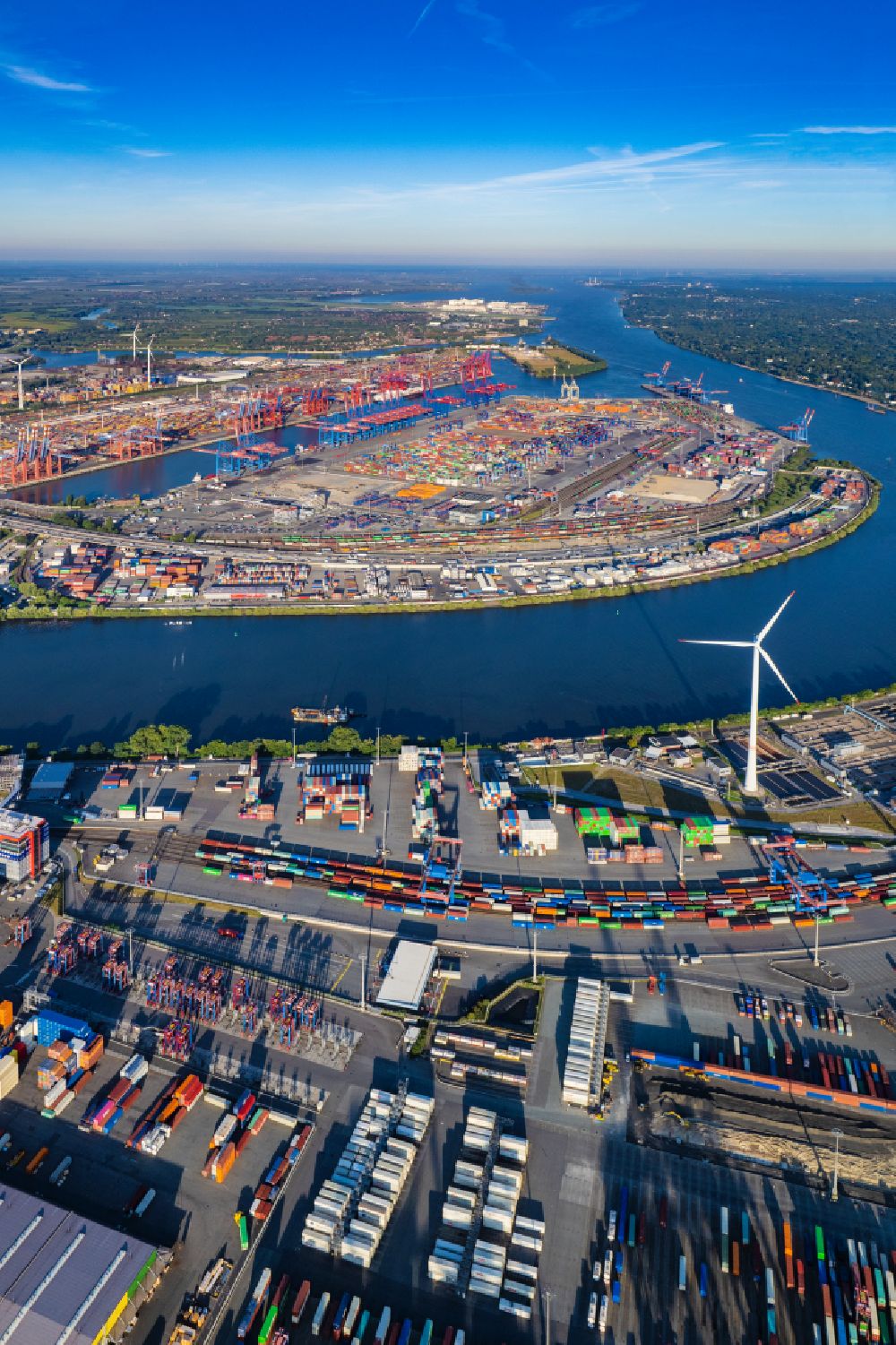Luftaufnahme Hamburg - HHLA Logistics Container Terminal Burchardkai am Hamburger Hafen in Hamburg