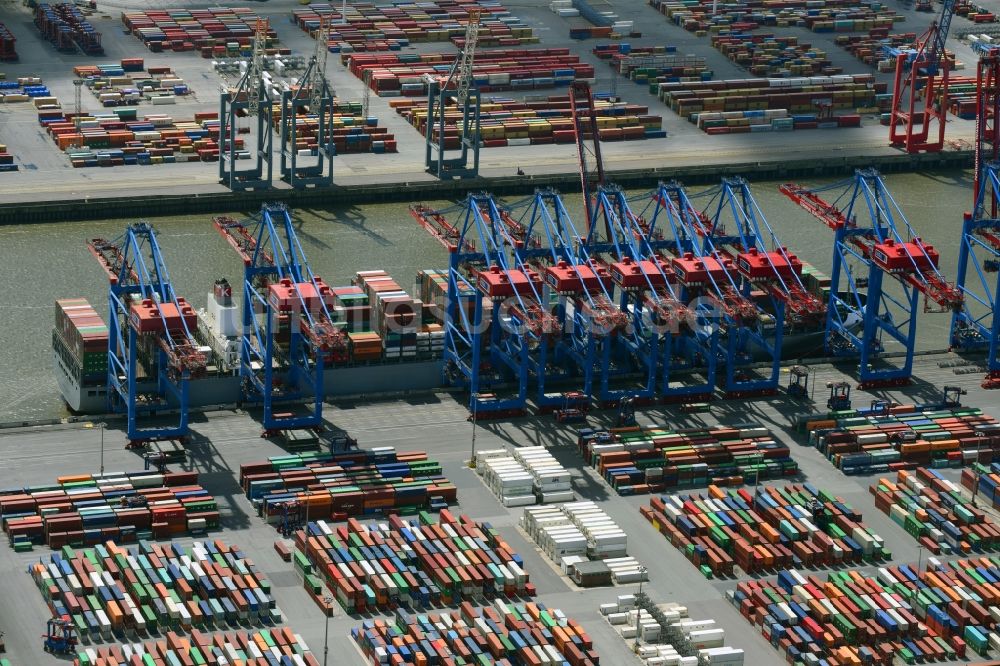 Hamburg von oben - HHLA Logistics Container Terminal Burchhardkai am Hamburger Hafen / Waltershofer Hafen in Hamburg Containerschiff MOL Triumph