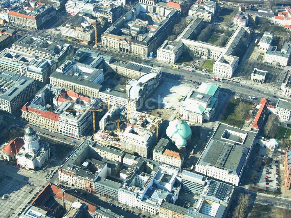 Luftaufnahme Berlin Mitte - Hilton Hotel