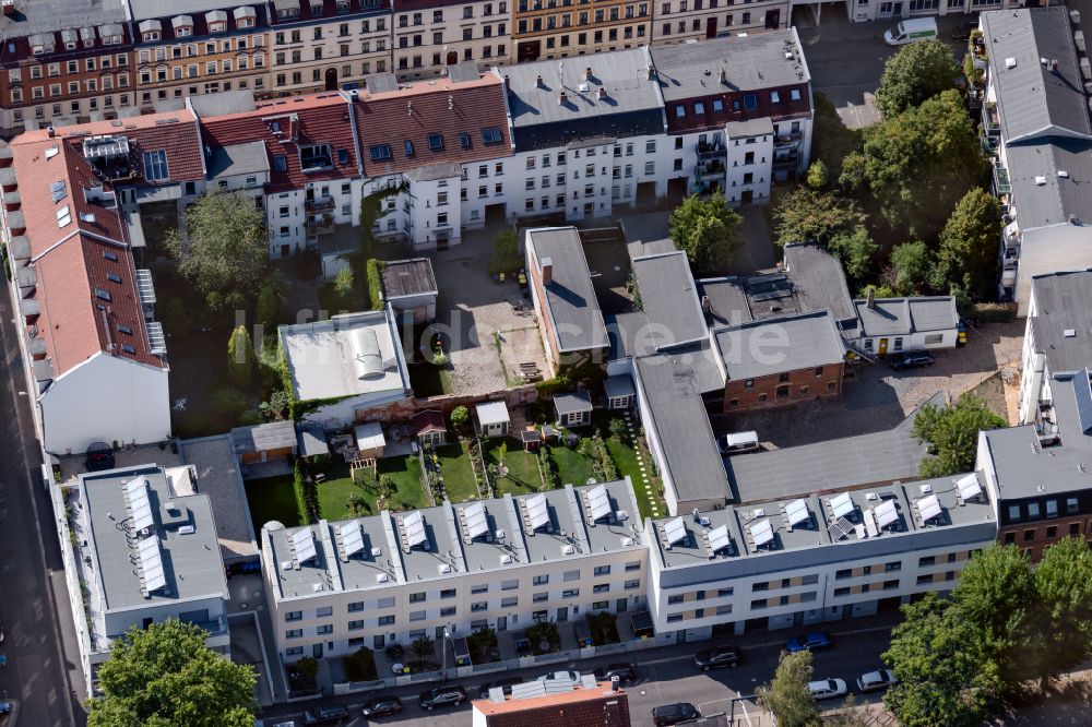 Luftbild Leipzig - Hinterhof mit Gärten in einem Mehrfamilien- Wohngebiet zwischen Rabener Straße und Henricistraße in Leipzig im Bundesland Sachsen, Deutschland