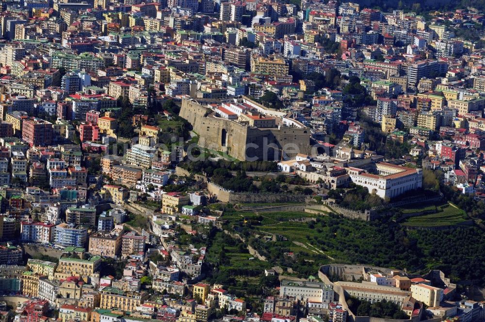 Luftbild Neapel - Historische Altstadt von Neapel in Italien