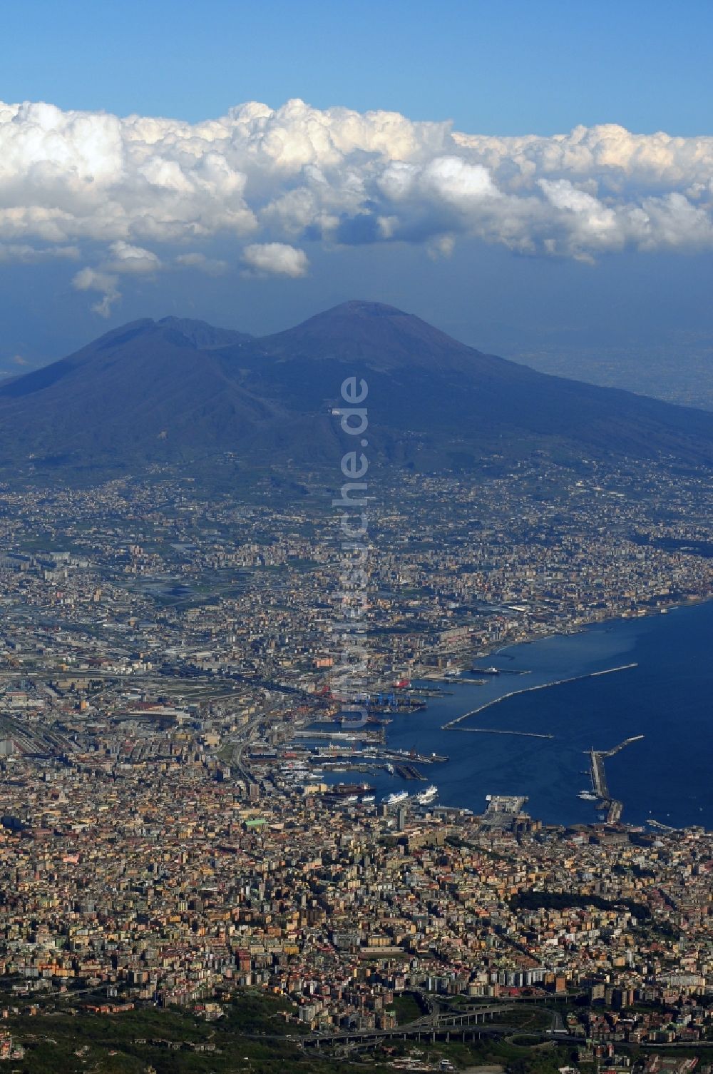 Luftaufnahme Neapel - Historische Altstadt von Neapel in Italien