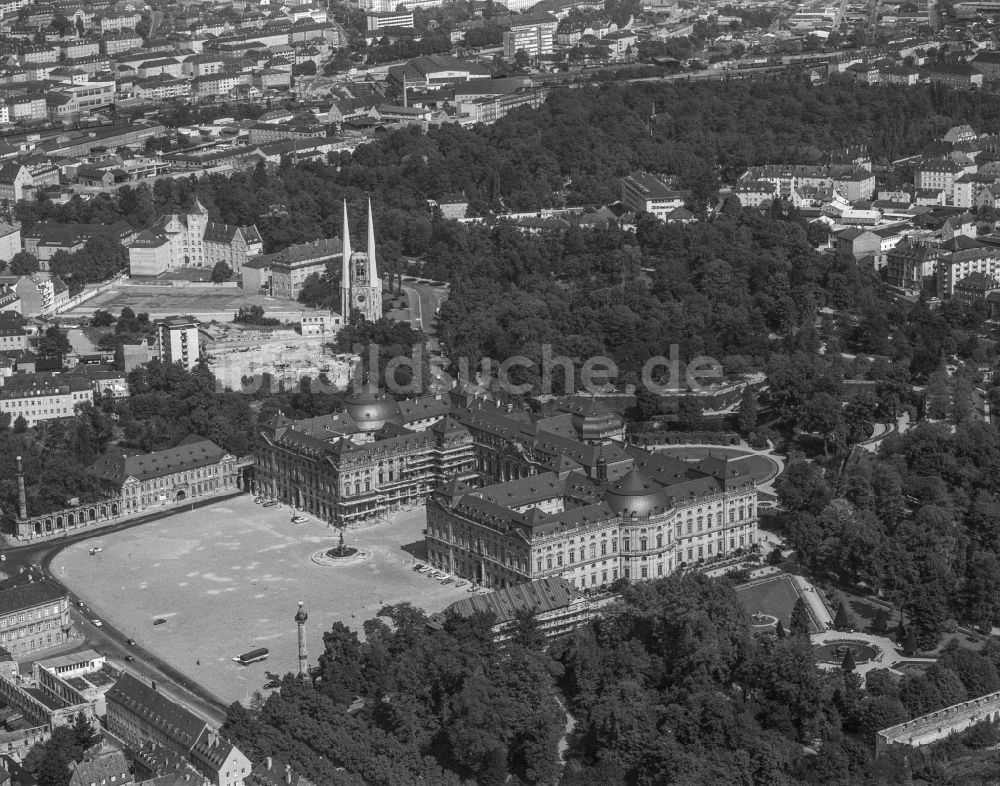Luftaufnahme Würzburg - Historische Altstadt mit Residenz in Würzburg im Bundesland Bayern, Deutschland
