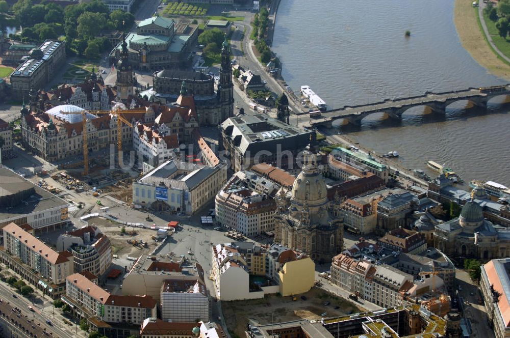 Luftbild Dresden - Historische Bürgerhäuser auf dem Neumarkt in Dresden