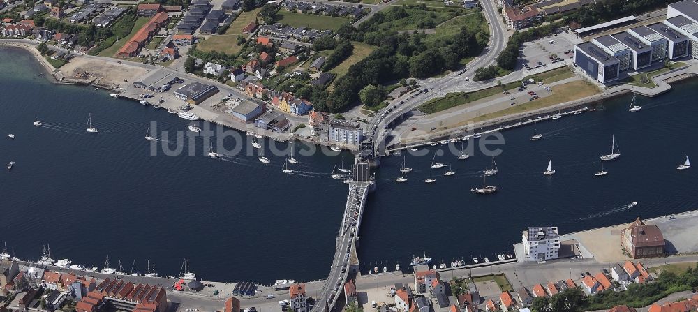 Sonderburg von oben - Historische Klappbrücke in Sonderburg in Dänemark