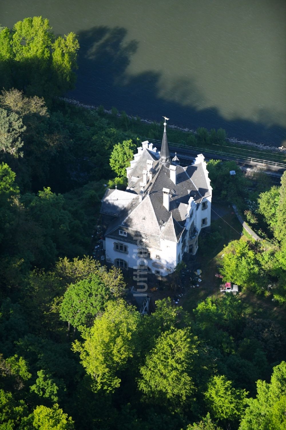 Luftbild Remagen - Historische Villa - Einfamilienhaus in Remagen im Bundesland Rheinland-Pfalz, Deutschland