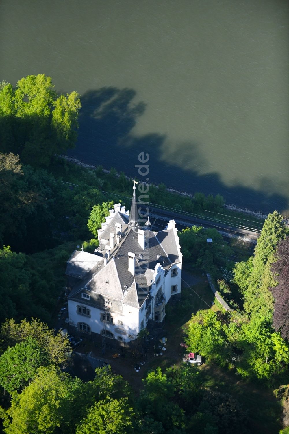Luftaufnahme Remagen - Historische Villa - Einfamilienhaus in Remagen im Bundesland Rheinland-Pfalz, Deutschland