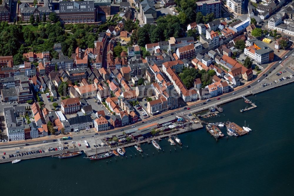 Flensburg aus der Vogelperspektive: Historischer Hafen in Flensburg im Bundesland Schleswig-Holstein