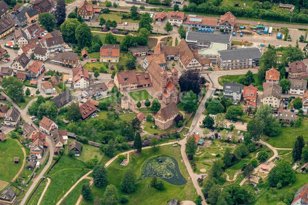 Luftbild Klosterreichenbach - Historischer Ortskern mit Kirche in in Klosterreichenbach, Gemeinde Baiersbronn im Bundesland Baden-Württemberg, Deutschland