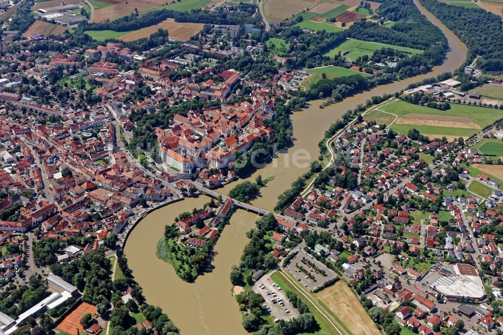 Neuburg an der Donau aus der Vogelperspektive: Historisches Altstadt- Zentrum von Neuburg an der Donau im Bundesland Bayern