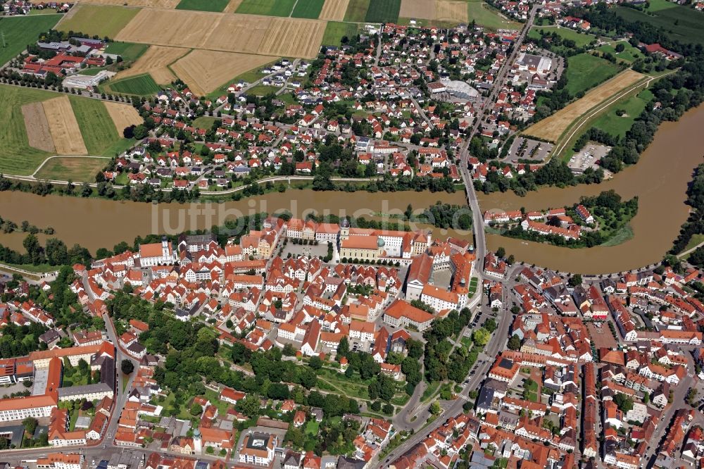 Neuburg an der Donau aus der Vogelperspektive: Historisches Altstadt- Zentrum von Neuburg an der Donau im Bundesland Bayern