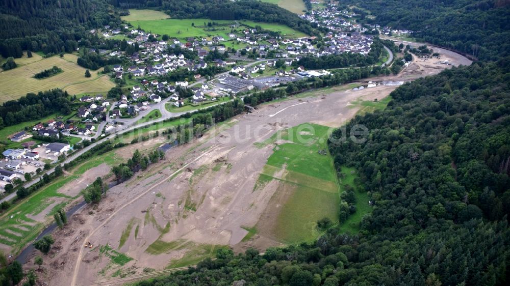 Hönningen von oben - Hönningen (Ahr) nach der Hochwasserkatastrophe im Ahrtal diesen Jahres im Bundesland Rheinland-Pfalz, Deutschland
