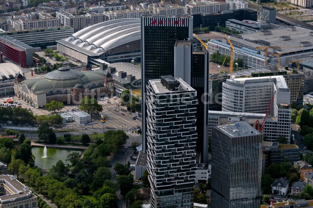 Frankfurt am Main von oben - Hochhaus- Ensemble mit Marriott Hotel an der Ludwig-Erhard-Anlage in Frankfurt am Main im Bundesland Hessen, Deutschland