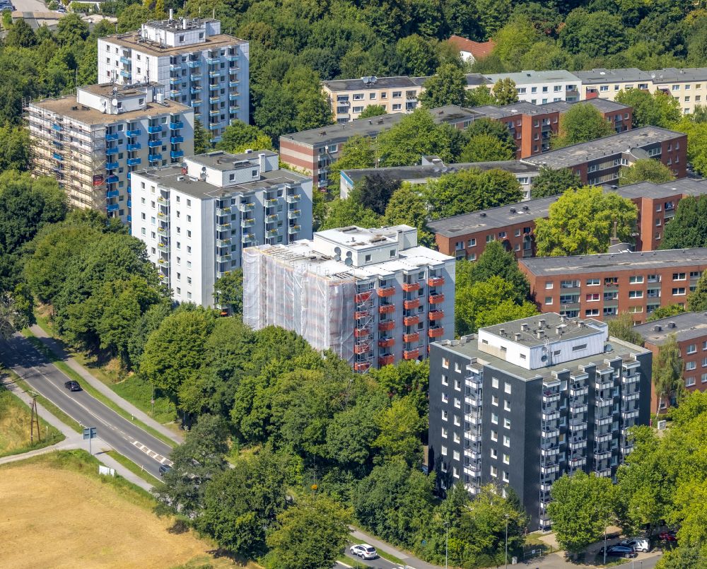 Luftbild Heiligenhaus - Hochhaus- Ensemble einer Mehrfamilienhaussiedlung an der Höseler Straße in Heiligenhaus im Bundesland Nordrhein-Westfalen, Deutschland