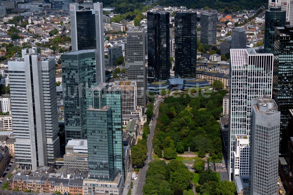 Frankfurt am Main von oben - Hochhaus- Ensemble - Skyline in Frankfurt am Main im Bundesland Hessen, Deutschland