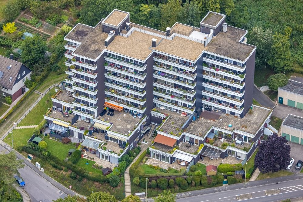 Luftaufnahme Hagen - Hochhaus- Gebäude im Wohngebiet Im Sonnenwinkel - Berliner Allee in Hagen im Bundesland Nordrhein-Westfalen, Deutschland