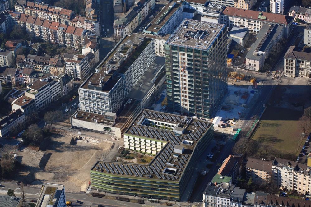 Basel von oben - Hochhaus- Gebäude und Biozentrum der Universität Basel im Ortsteil Am Ring in Basel in der Schweiz