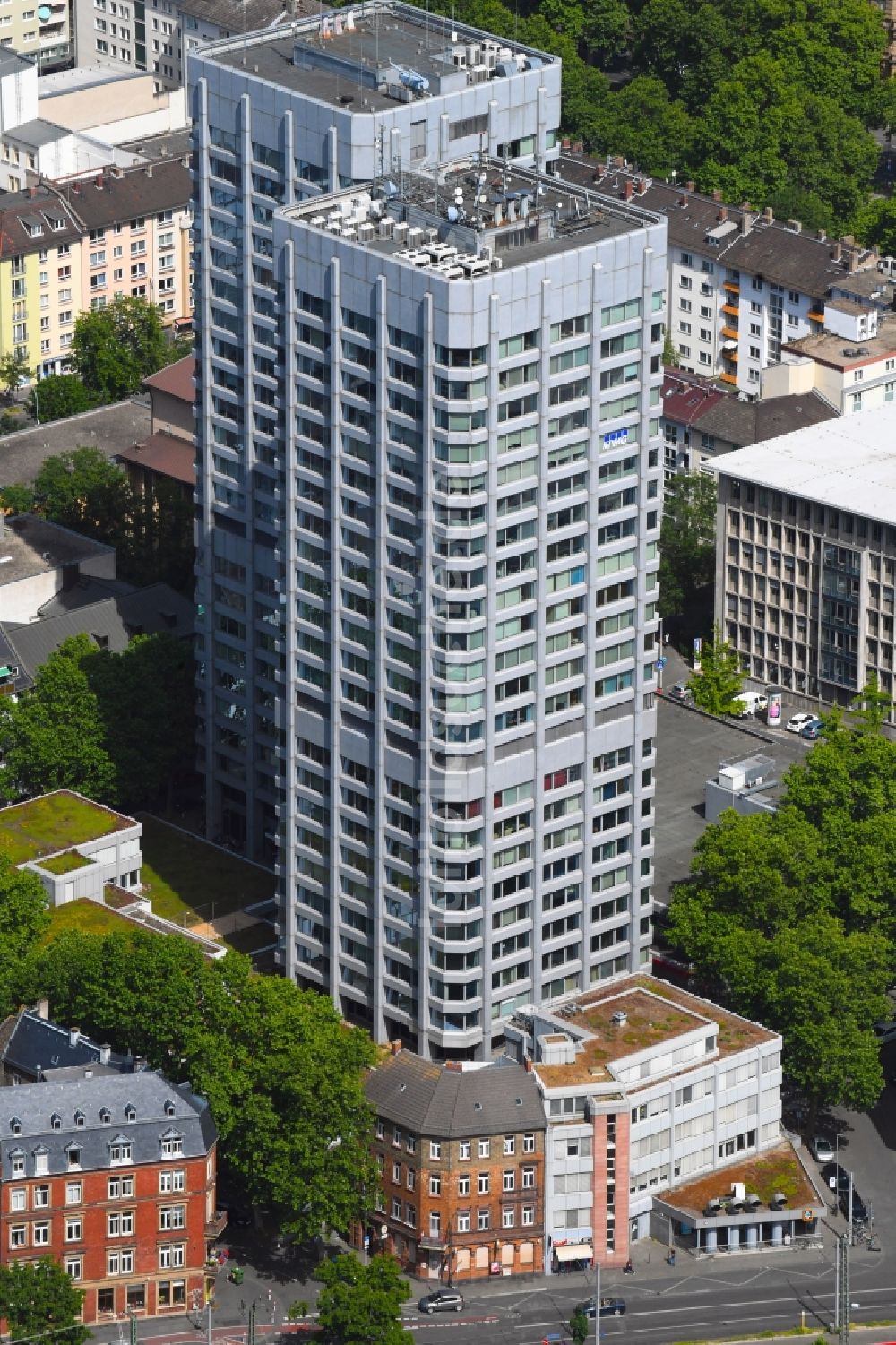Mainz von oben - Hochhaus- Gebäude Bonifazius-Türme in Mainz im Bundesland Rheinland-Pfalz, Deutschland