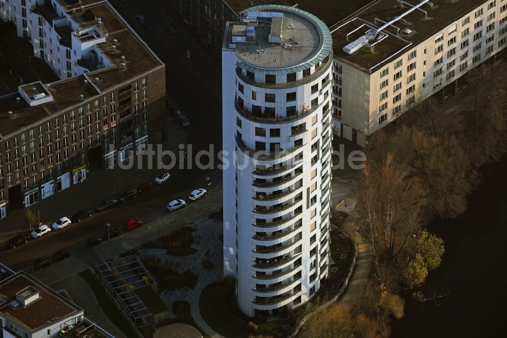 Berlin von oben - Hochhaus- Gebäude Havelperle im Wohngebiet an der Havelspitze im Ortsteil Hakenfelde in Berlin, Deutschland