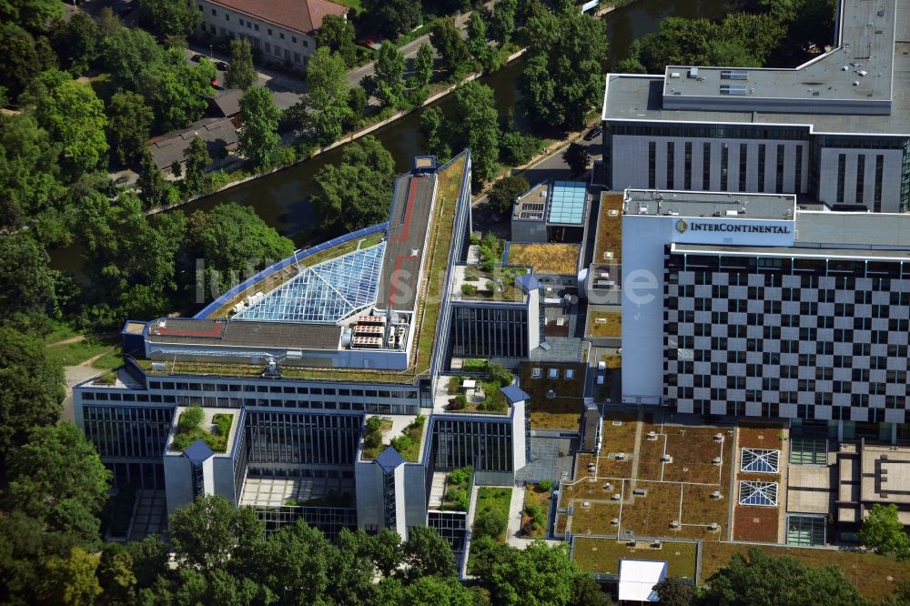 Berlin aus der Vogelperspektive: Hochhaus - Gebäude des Hotel InterContinental in Berlin - Tiergarten