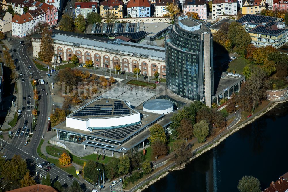 Luftbild Ulm - Hochhaus- Gebäude der Hotelanlage des Maritim Hotel Ulm an der Brücke über die Donau in Ulm im Bundesland Baden-Württemberg, Deutschland