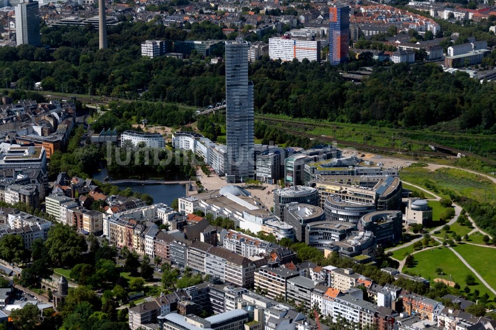 Luftbild Köln - Hochhaus- Gebäude Kölnturm Im Mediapark in Köln im Bundesland Nordrhein-Westfalen - NRW, Deutschland