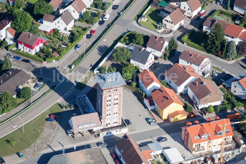 Jockgrim aus der Vogelperspektive: Hochhaus- Gebäude Ludovici-Hochhaus in Jockgrim im Bundesland Rheinland-Pfalz, Deutschland