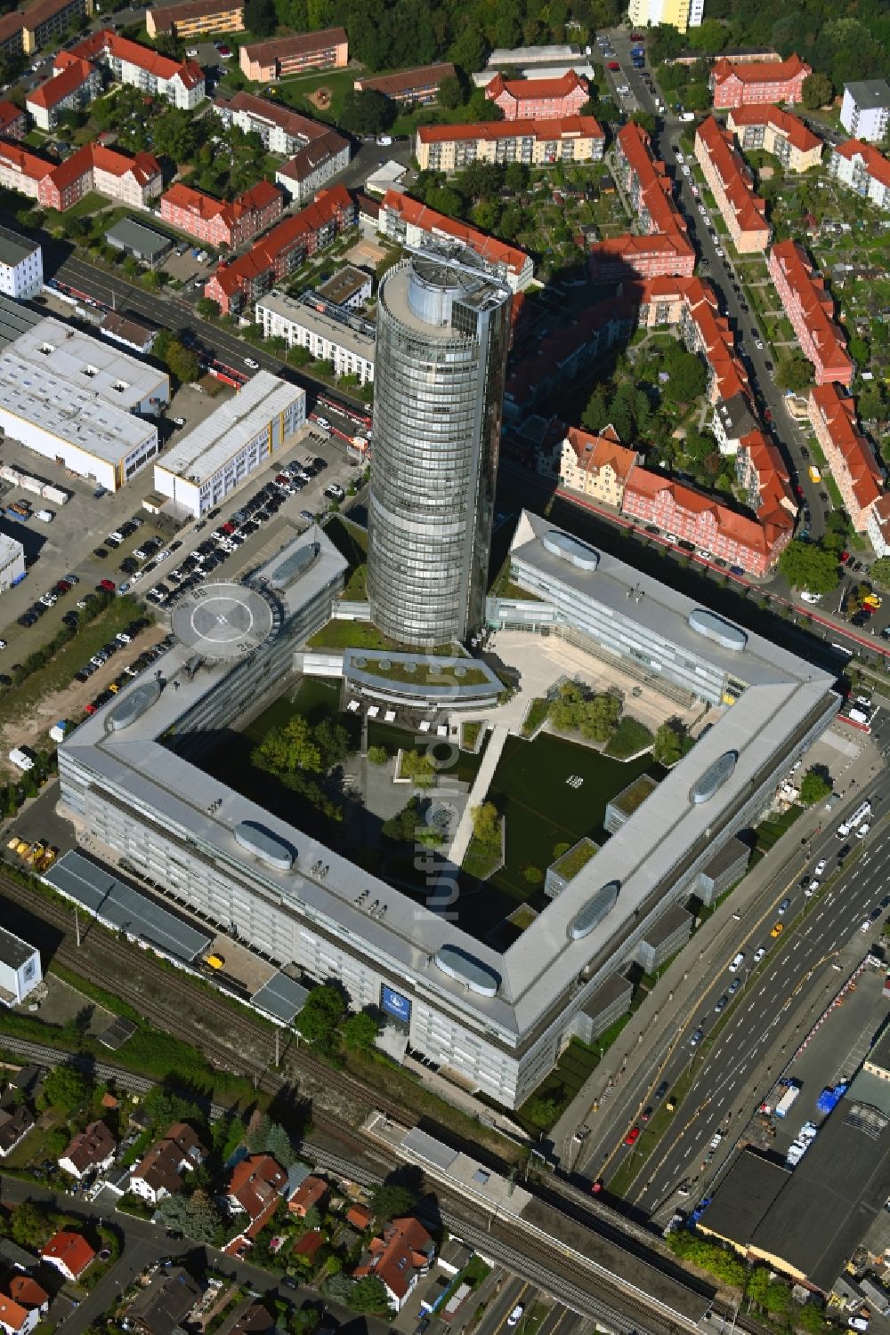 Luftaufnahme Nürnberg - Hochhaus- Gebäude der Nürnberger Versicherungsgruppe an der Ostendstraße in Nürnberg im Bundesland Bayern