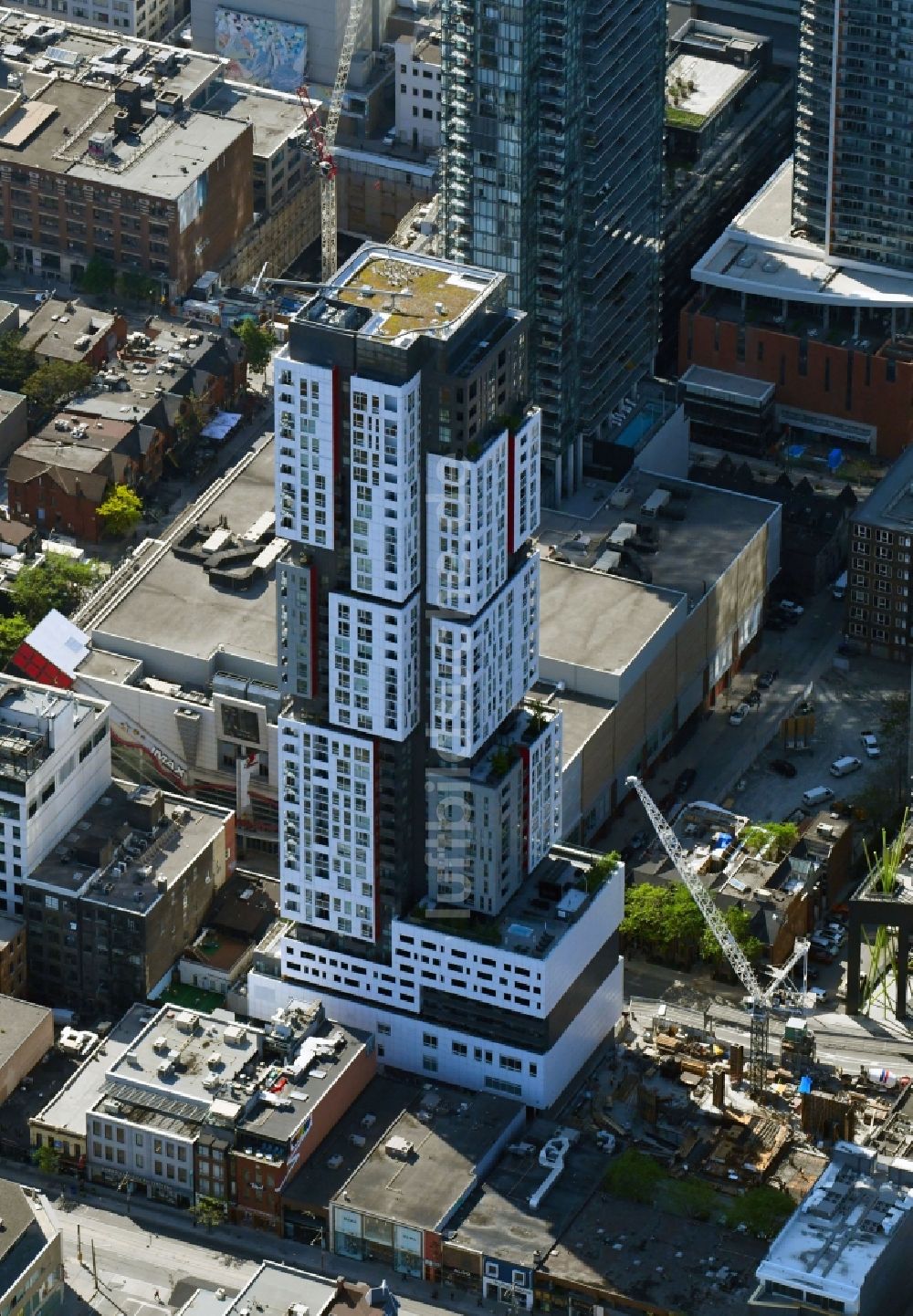 Luftaufnahme Toronto - Hochhaus- Gebäude an der Richmond Street in Toronto in Ontario, Kanada