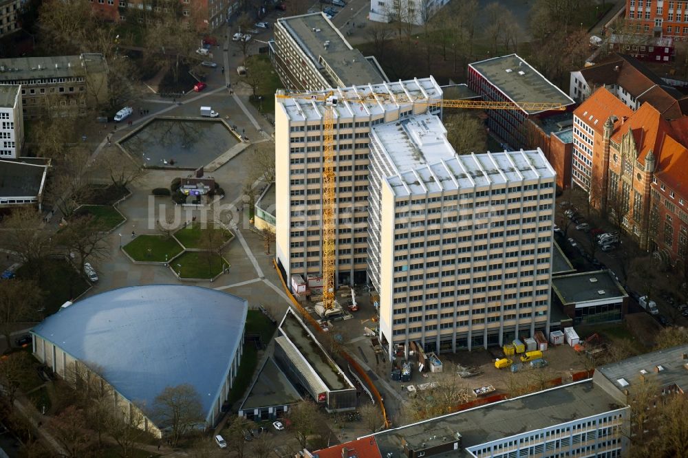 Luftaufnahme Hamburg - Hochhaus- Gebäude der Universität Philosophenturm im Ortsteil Rotherbaum in Hamburg, Deutschland