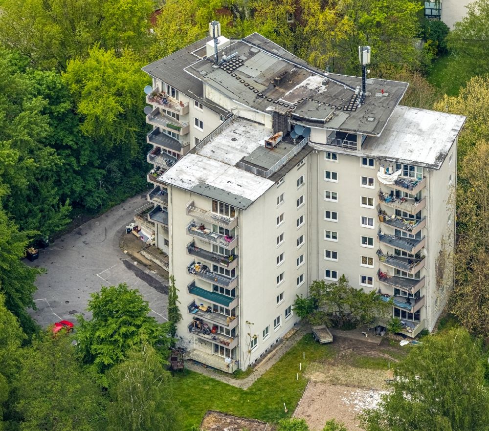 Gladbeck aus der Vogelperspektive: Hochhaus- Gebäude im Wohngebiet am Busfortshof in Gladbeck im Bundesland Nordrhein-Westfalen, Deutschland