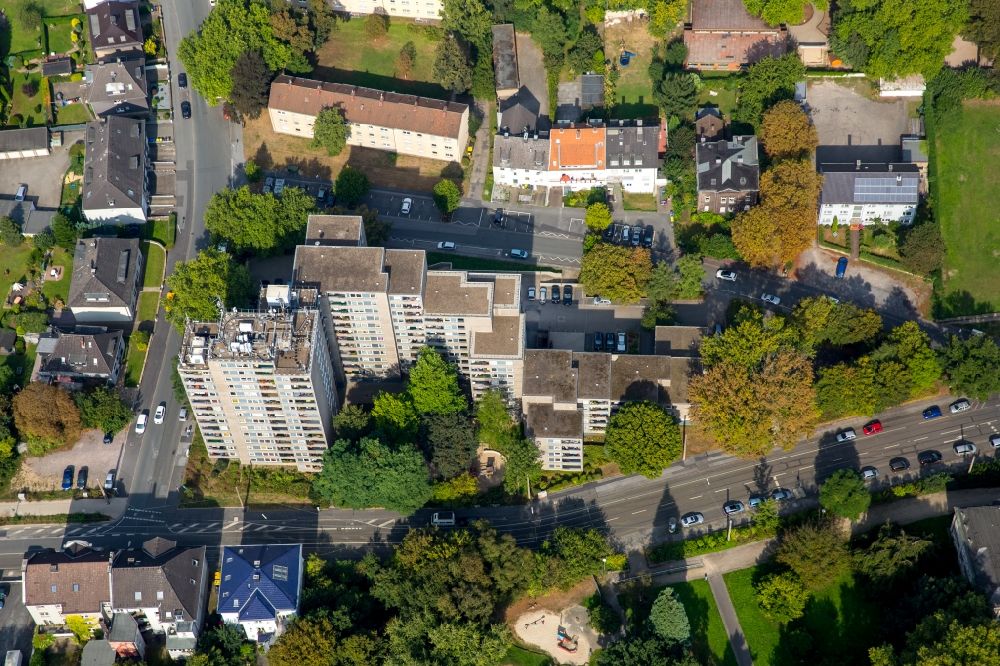 Dortmund aus der Vogelperspektive: Hochhaus- Gebäude im Wohngebiet am Dorstfelder Hellweg in Dortmund im Bundesland Nordrhein-Westfalen
