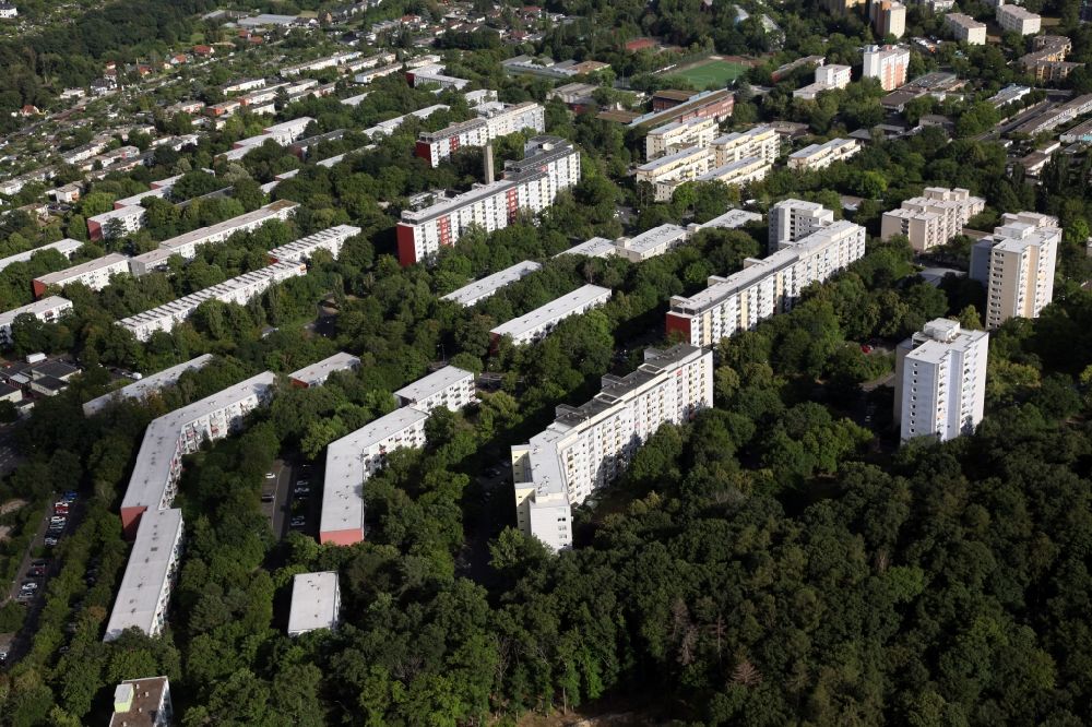 Luftaufnahme Wiesbaden - Hochhaus- Gebäude im Wohngebiet Klarental in Wiesbaden im Bundesland Hessen, Deutschland