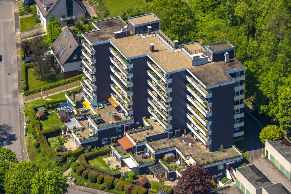 Luftbild Hagen - Hochhaus- Gebäude im Wohngebiet Im Sonnenwinkel - Berliner Allee in Hagen im Bundesland Nordrhein-Westfalen, Deutschland