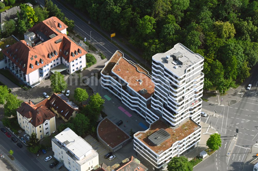 Ingolstadt von oben - Hochhaus- Gebäude im Wohngebiet IN-Tower in Ingolstadt im Bundesland Bayern, Deutschland