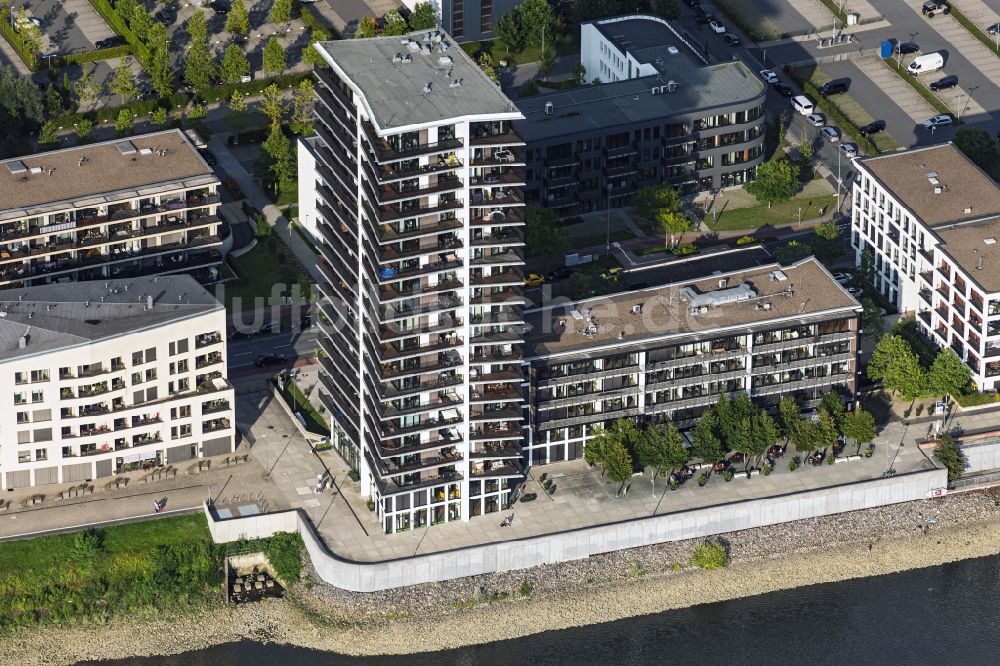 Luftaufnahme Bremen - Hochhaus- Gebäude im Wohngebiet an der Weser in Bremen, Deutschland