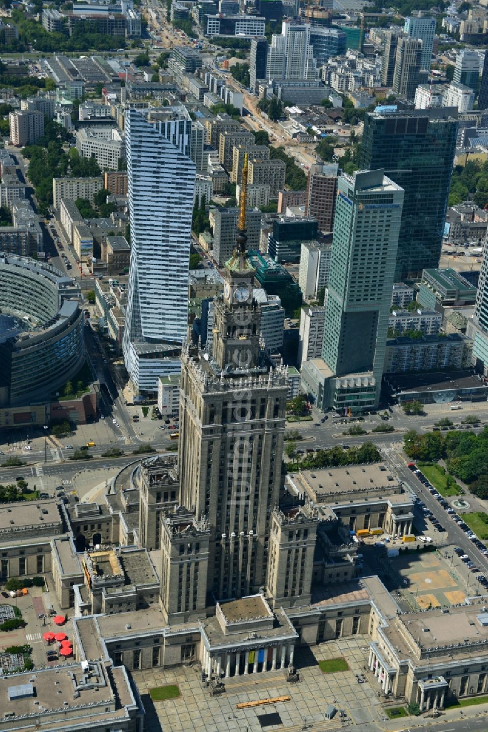 Luftbild Warschau - Hochhaus- Gebäudekomplex des Kultur- und Wissenschaftspalast in Warschau in Polen