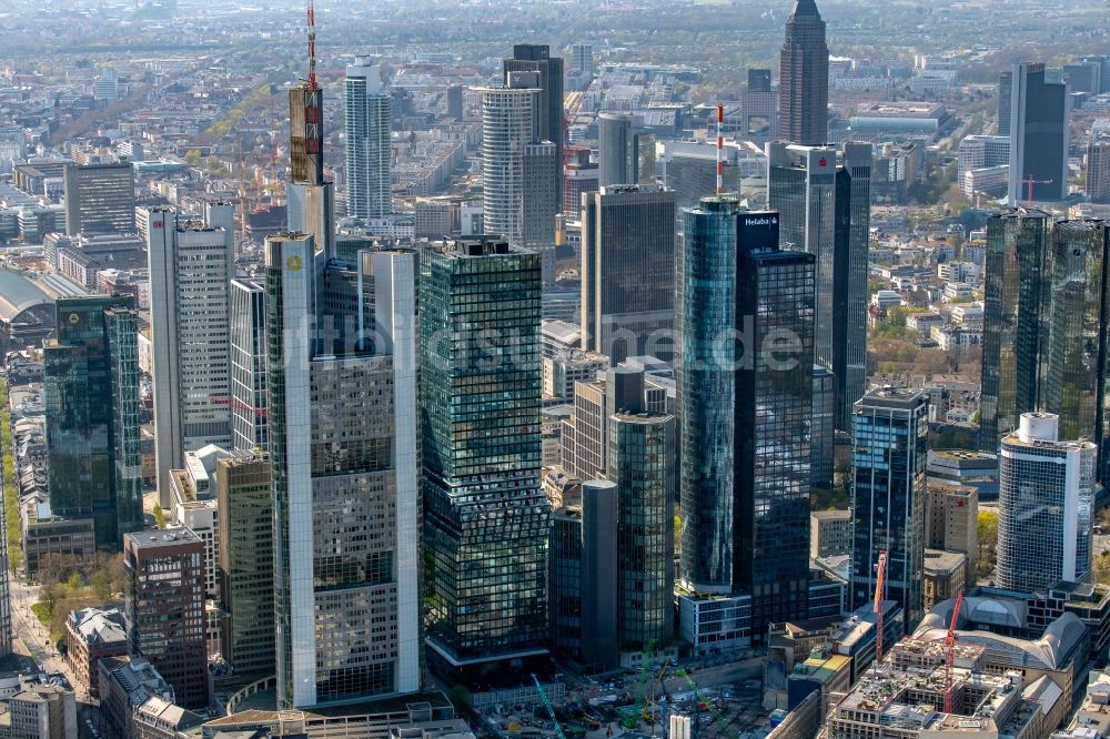 Luftaufnahme Frankfurt am Main - Hochhaus- Gebäudekomplex OMNITURM in Frankfurt am Main im Bundesland Hessen, Deutschland