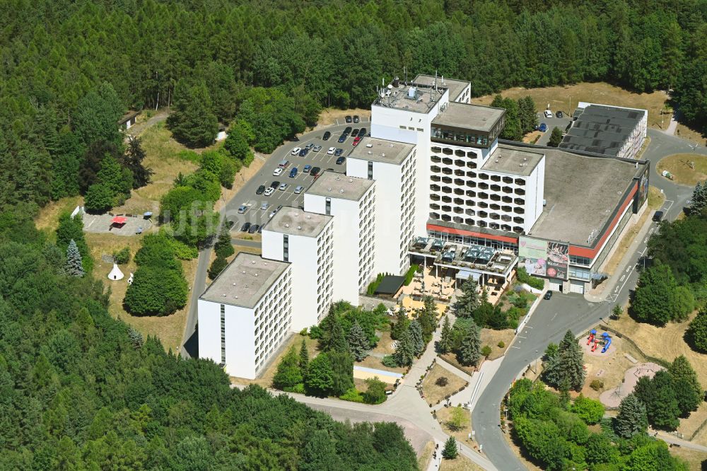 Luftaufnahme Friedrichroda - Hochhaus der Hotelanlage Ahorn Berghotel in Friedrichroda im Bundesland Thüringen, Deutschland