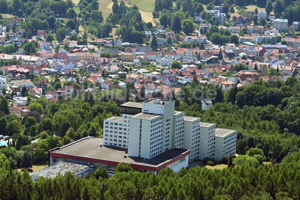 Luftbild Friedrichroda - Hochhaus der Hotelanlage Ahorn Berghotel in Friedrichroda im Bundesland Thüringen, Deutschland