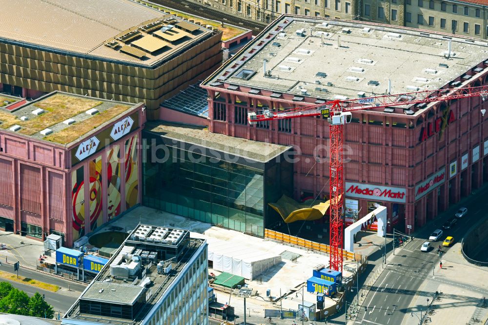 Berlin von oben - Hochhaus- Neubau Alexander Capital Tower in Berlin, Deutschland