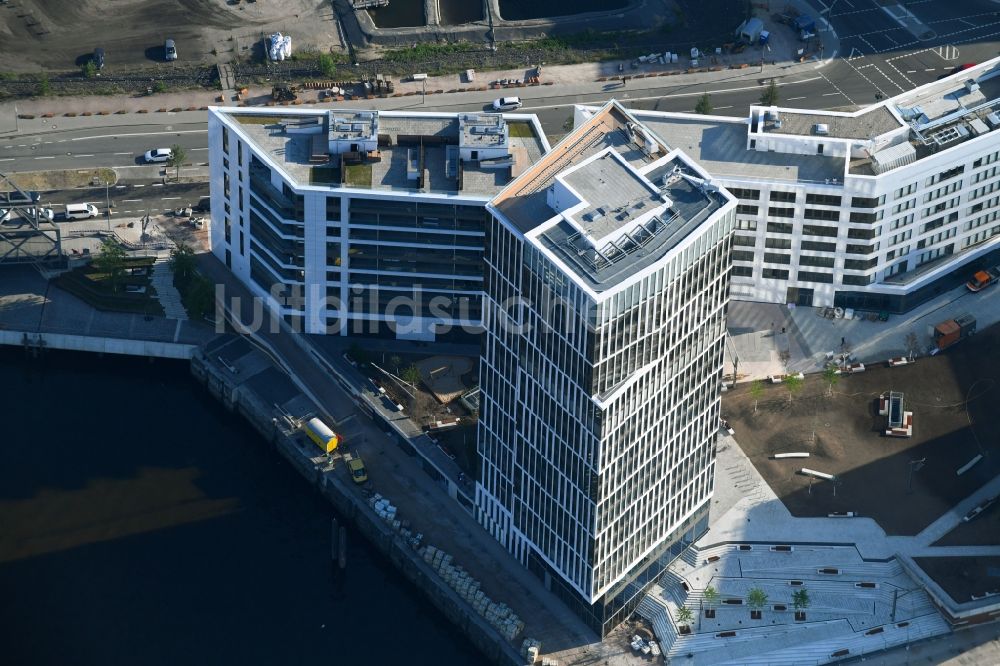 Luftbild Hamburg - Hochhaus WATERMARK und Intelligent Quarters in der Hafen City in Hamburg, Deutschland