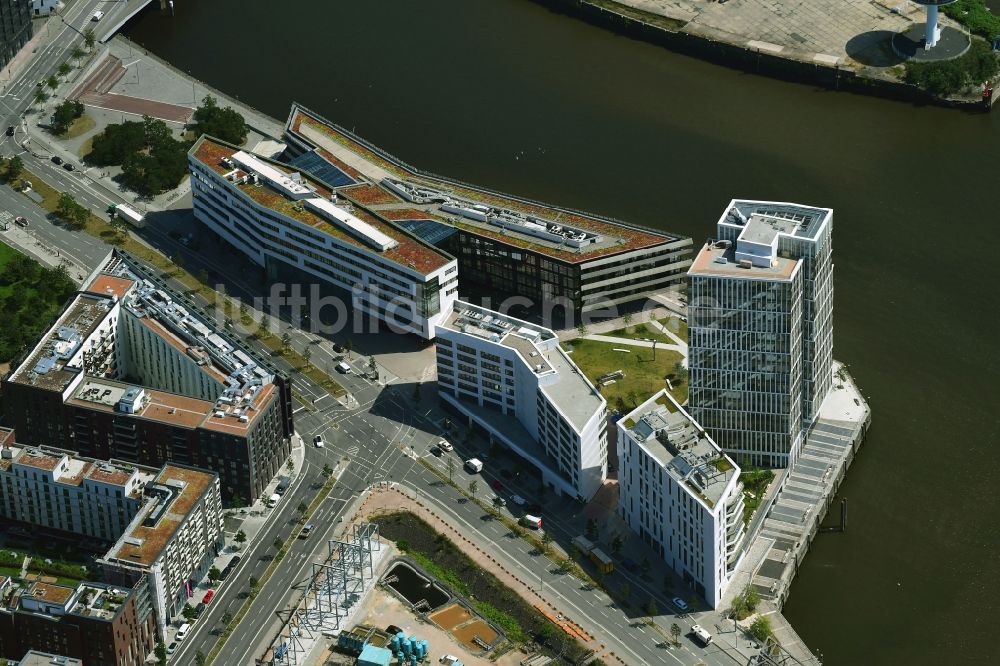 Hamburg von oben - Hochhaus WATERMARK und Intelligent Quarters in der Hafen City in Hamburg, Deutschland