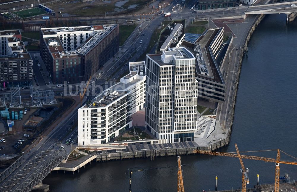 Luftbild Hamburg - Hochhaus WATERMARK und Intelligent Quarters in der Hafen City in Hamburg, Deutschland