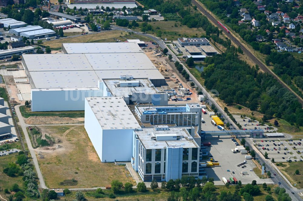 Luftbild Falkensee - Hochregal- Lager-Gebäudekomplex und Logistikzentrum auf dem Gelände der eCom Logistik GmbH in Falkensee im Bundesland Brandenburg, Deutschland