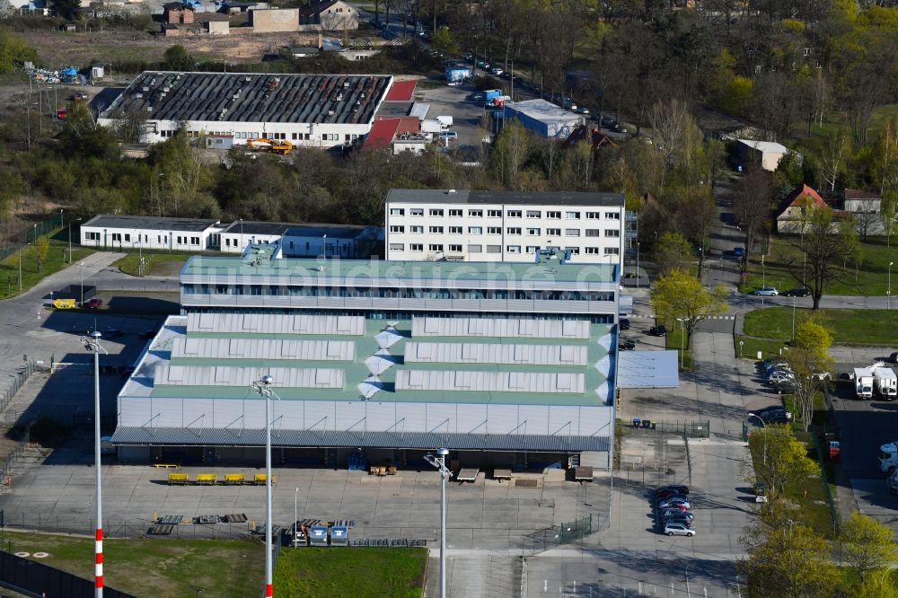 Luftbild Schönefeld - Hochregal- Lager-Gebäudekomplex und Logistikzentrum auf dem Gelände TNT an der Kirchstraße in Schönefeld im Bundesland Brandenburg, Deutschland