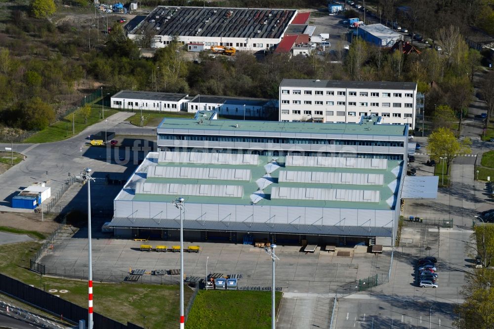 Luftaufnahme Schönefeld - Hochregal- Lager-Gebäudekomplex und Logistikzentrum auf dem Gelände TNT an der Kirchstraße in Schönefeld im Bundesland Brandenburg, Deutschland