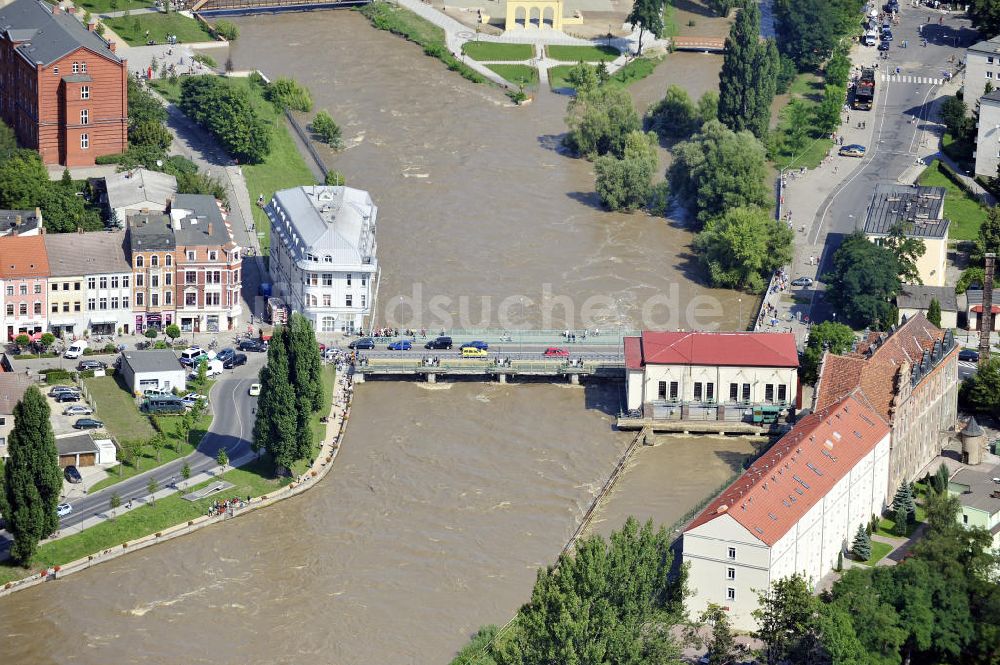 Luftaufnahme Guben - Hochwasser an der Neißebrücke Guben